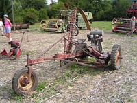 Faucheuse autoportee (Fete de la Moisson St Simeon de Bressieux 2006)